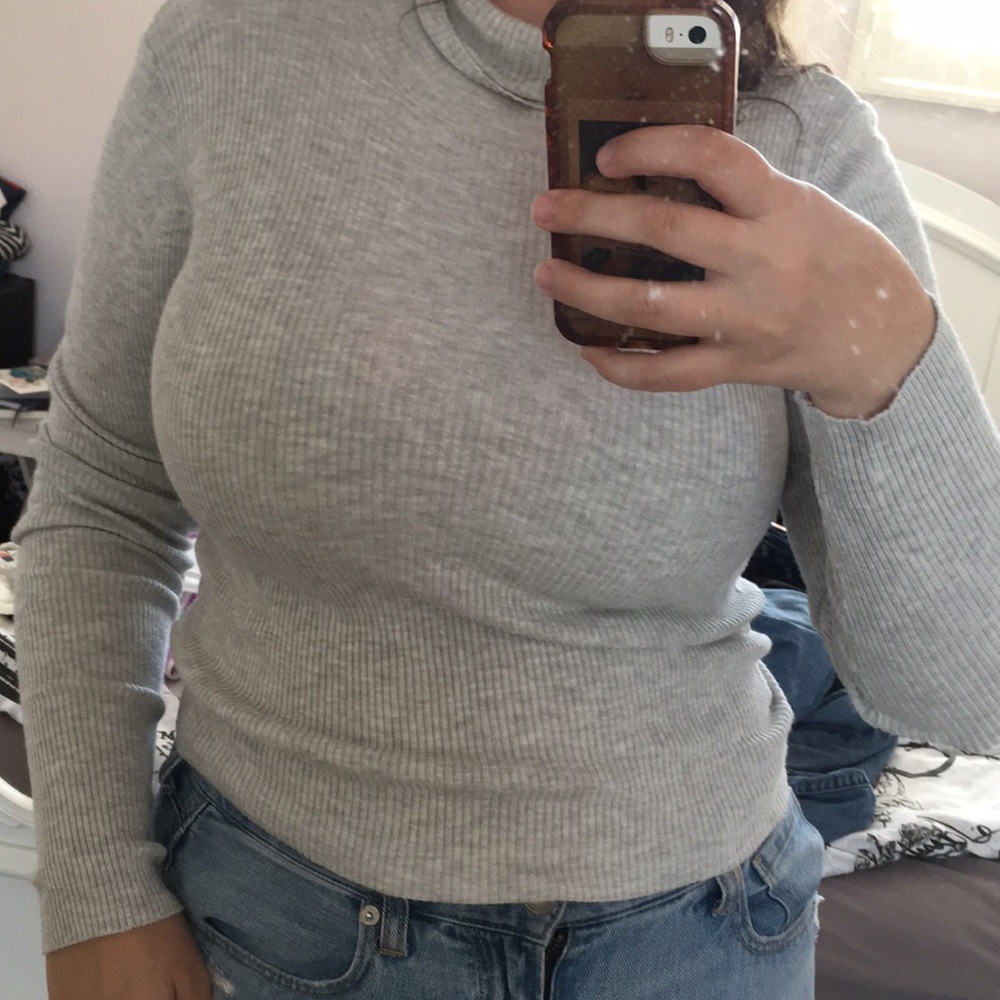 Light Gray Ribbed Cowl Neck Sweater - Picture 2 of 3